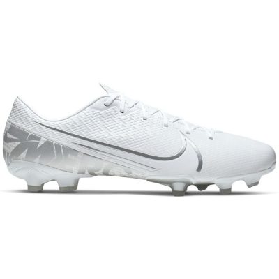 witte voetbalschoenen